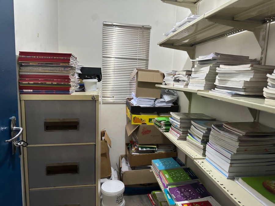 4 Bedroom Property for Sale in Oos Einde North West